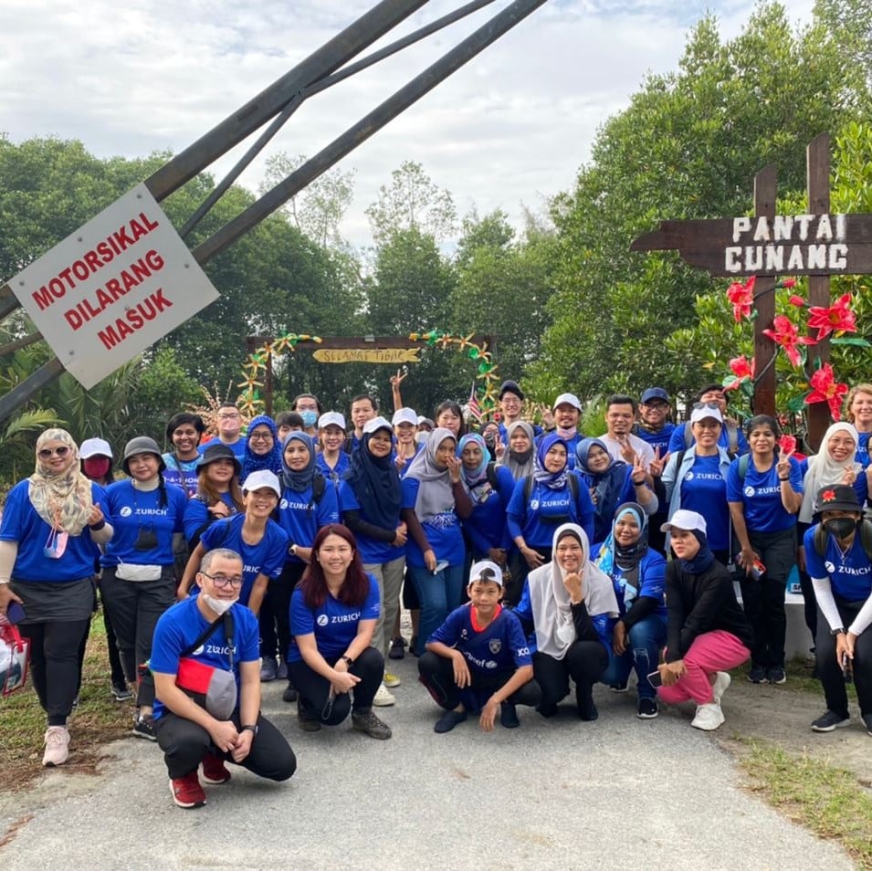 image_career_community engagement_pantai cunang Beach Cleaning